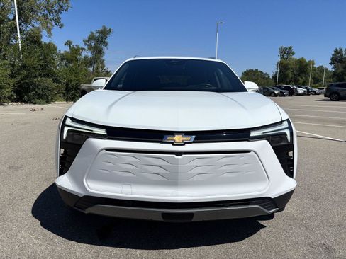 Used 2024 Chevrolet Blazer EV LT AWD/4WD image 8