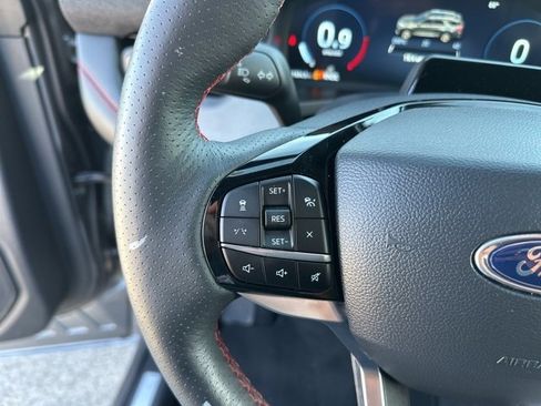 Used 2025 Ford Explorer ST-Line w/ ST-Line Street Pack image 33