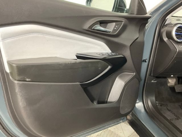 Used 2025 Chevrolet Trax LT FWD image 13