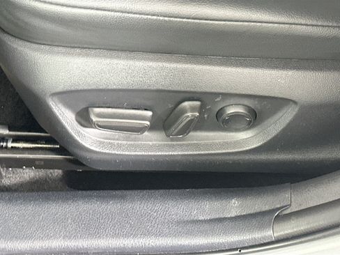 Used 2023 Toyota Camry SE FWD image 13