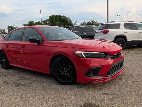 Used 2023 Honda Civic Sport image 3