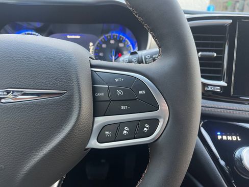 New 2026 Chrysler Pacifica Pinnacle image 18