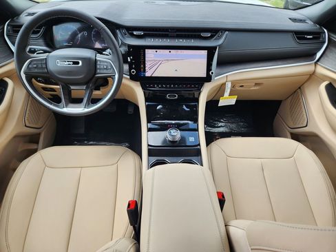 New 2026 Jeep Grand Cherokee Limited image 18