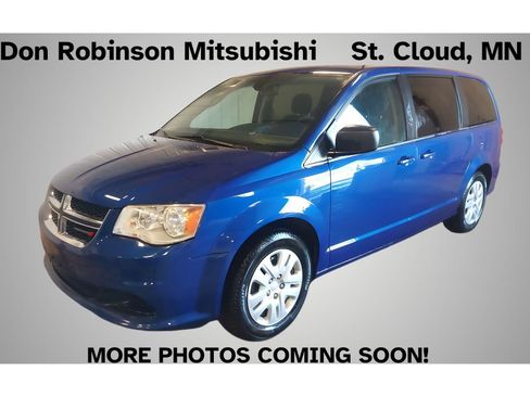 Used 2018 Dodge Grand Caravan SE w/ UConnect Hands-Free Group image 1