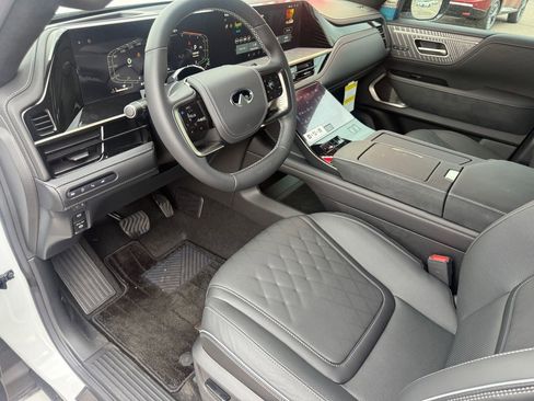 New 2026 INFINITI QX80 Autograph AWD/4WD image 11