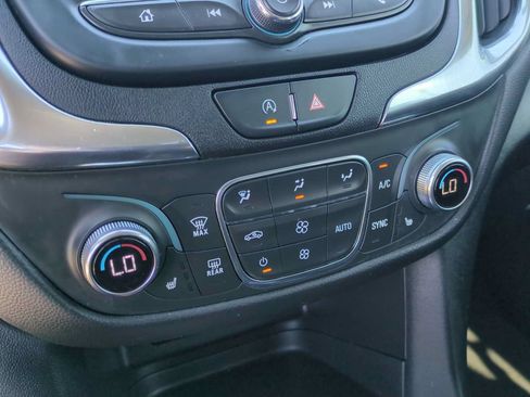 Used 2022 Chevrolet Equinox LT FWD image 17