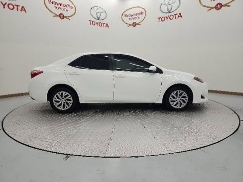 Used 2017 Toyota Corolla LE FWD image 3