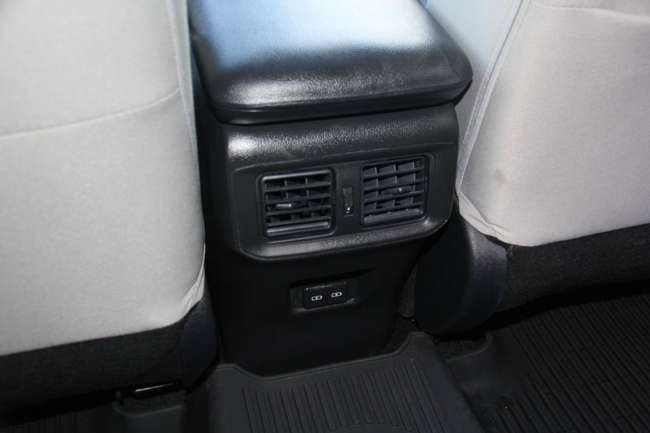 Used 2025 Toyota RAV4 XLE w/ Convenience Package FWD image 18