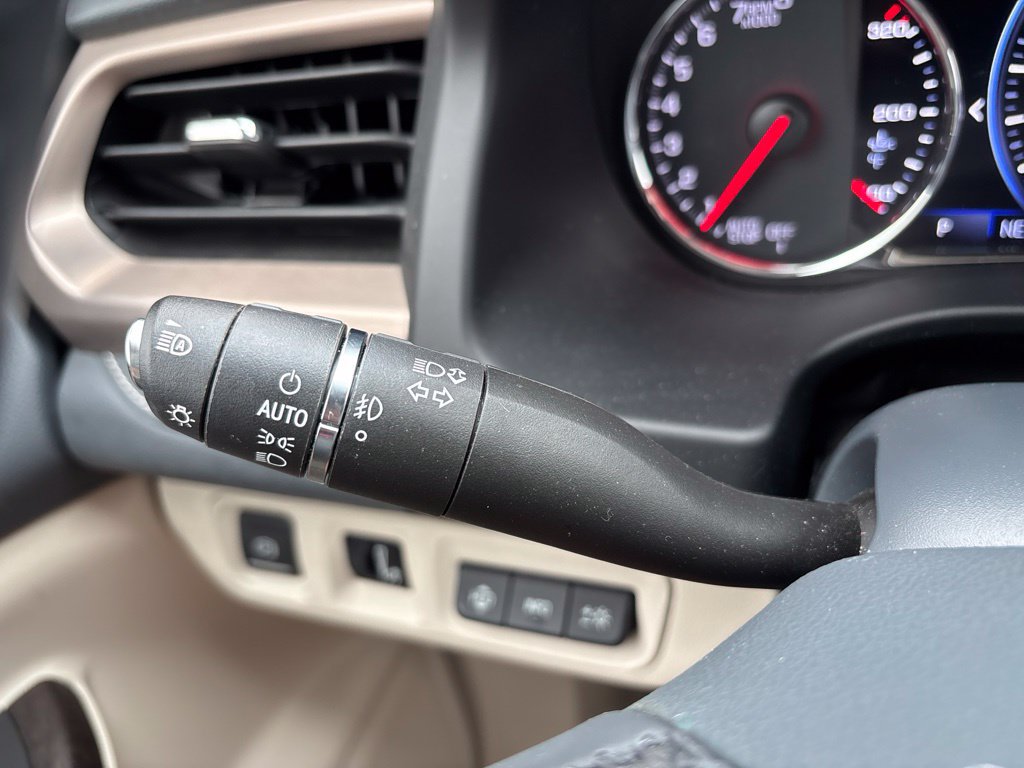 Used 2023 GMC Acadia Denali AWD/4WD image 22