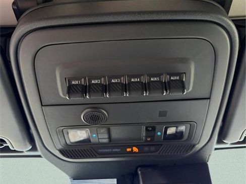 Used 2024 Ford Bronco Wildtrak image 22