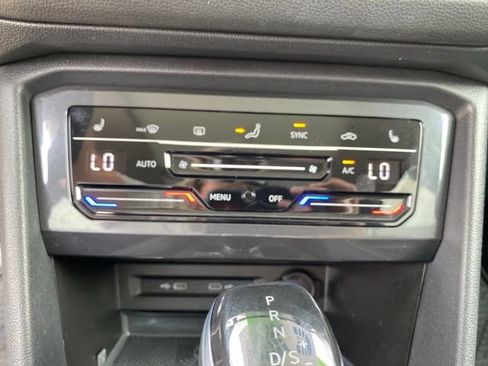 Used 2023 Volkswagen Tiguan SE w/ Panoramic Sunroof Package AWD/4WD image 26