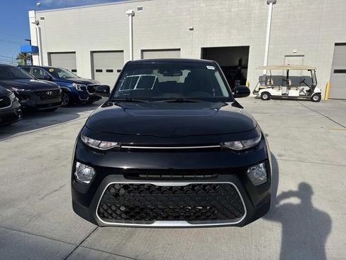 Used 2022 Kia Soul LX w/ Technology Package FWD image 2