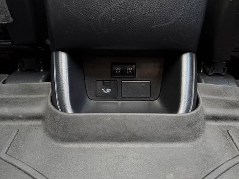 Used 2019 Toyota Highlander Limited Platinum AWD/4WD image 30