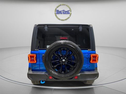 Used 2022 Jeep Wrangler Unlimited Sahara w/ Cold Weather Group image 4