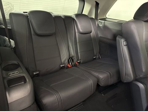 New 2026 Mercedes-Benz GLS 580 4MATIC image 18