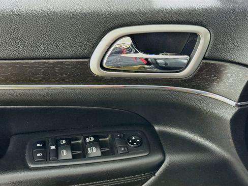 Used 2018 Jeep Grand Cherokee Limited w/ Luxury Group II image 21