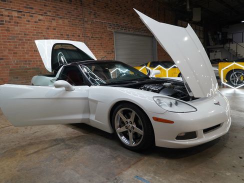 Used 2008 Chevrolet Corvette Coupe w/ Preferred Equipment Group RWD image 30