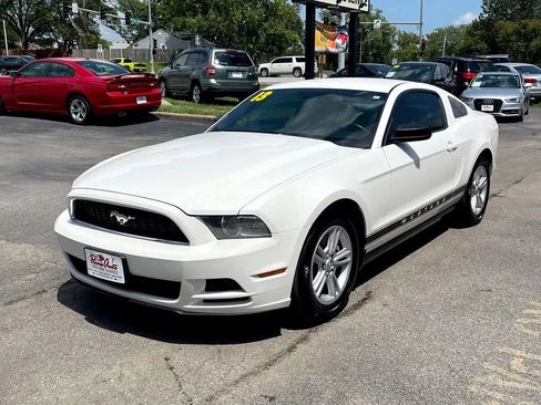 Used 2013 Ford Mustang Coupe RWD image 2