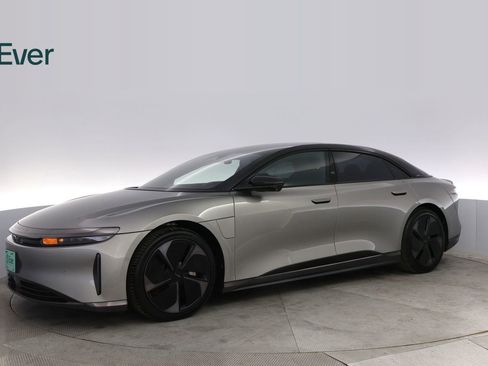 Used 2023 Lucid Air Touring image 18