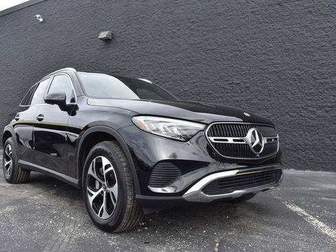 Used 2025 Mercedes-Benz GLC 350e 4MATIC image 7