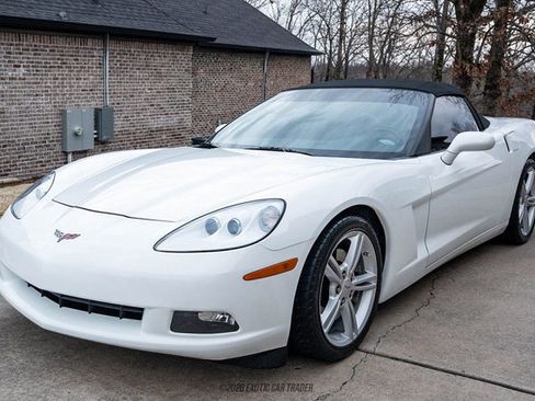 Used 2010 Chevrolet Corvette Convertible w/ Preferred Equipment Group image 19