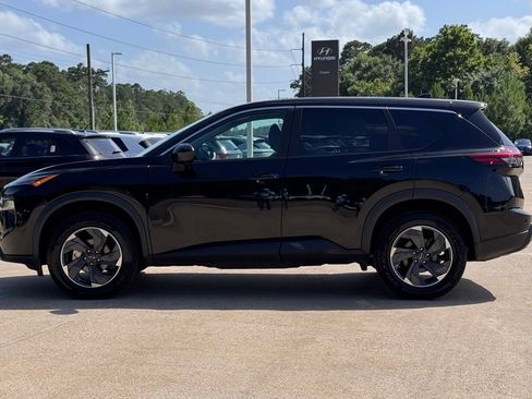 Used 2024 Nissan Rogue SV FWD image 11