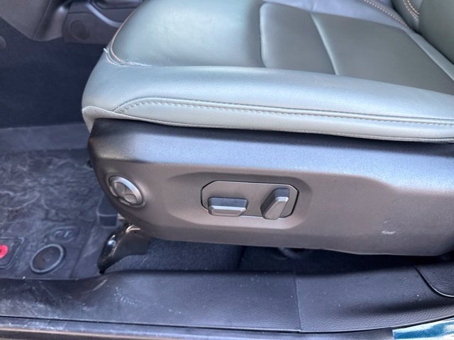 Used 2025 Jeep Gladiator Mojave w/ Safety Group AWD/4WD image 14