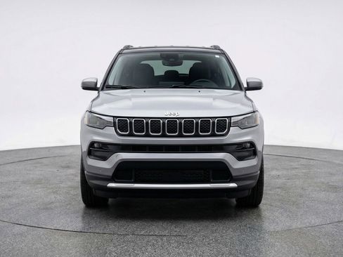 Used 2025 Jeep Compass Limited image 2