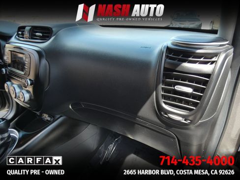 Used 2018 Kia Soul FWD image 22