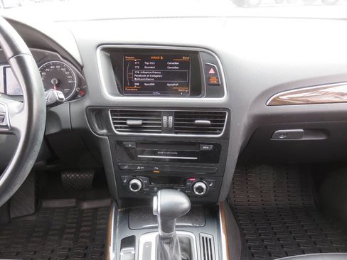Used 2016 Audi Q5 2.0T Premium Plus w/ Technology Package AWD/4WD image 15