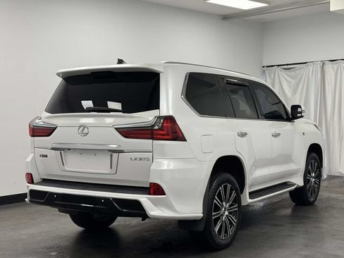 Used 2019 Lexus LX 570 4WD w/ Luxury Package image 8