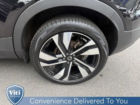 Certified 2023 Volvo XC40 B5 Ultimate w/ Protection Package Premier AWD/4WD image 13