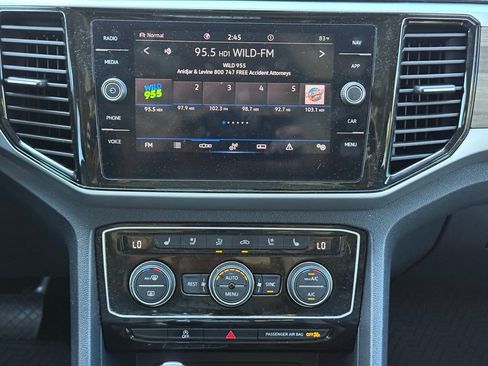 Used 2021 Volkswagen Atlas SEL Premium image 13