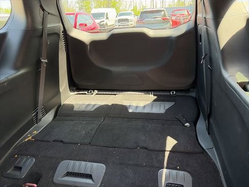 Used 2026 Chrysler Pacifica Select FWD image 7