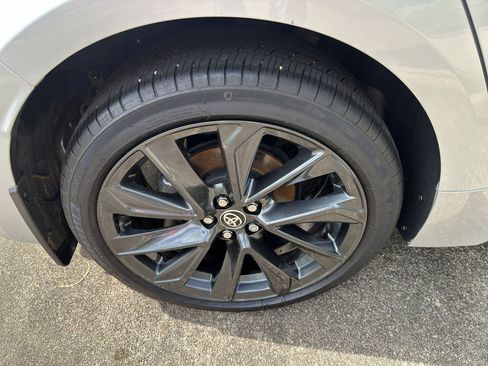 Used 2025 Toyota Corolla SE image 9