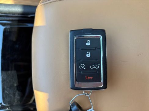 Used 2022 Jeep Grand Cherokee L Summit w/ Luxury Tech Group V AWD/4WD image 44