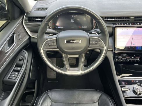 Used 2022 Jeep Grand Cherokee L Limited image 19