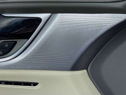 Certified 2025 Cadillac XT6 Premium Luxury image 16