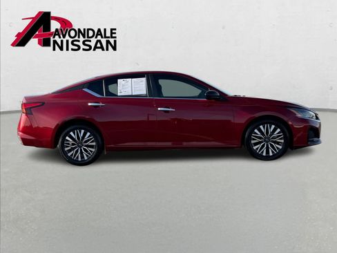 Certified 2024 Nissan Altima 2.5 SV image 8