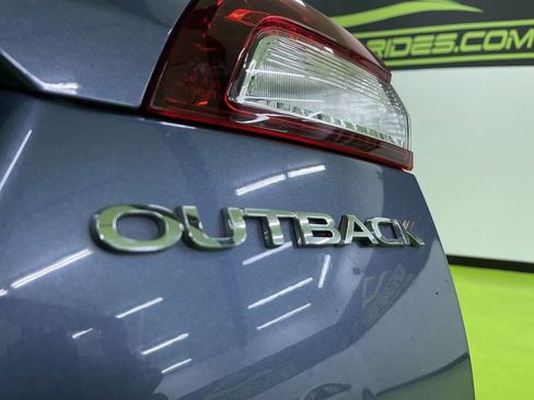 Used 2018 Subaru Outback 2.5i Limited image 14