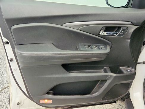 Used 2023 Honda Ridgeline RTL-E image 10