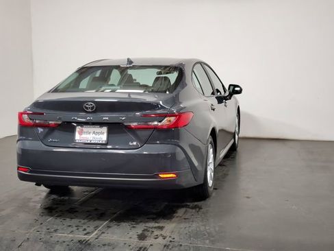 Used 2025 Toyota Camry LE image 28