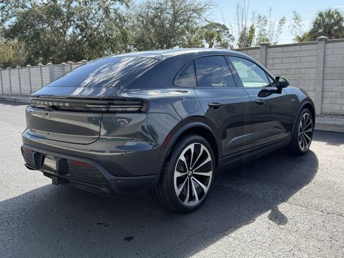 Used 2024 Porsche Macan 4 Electric image 8