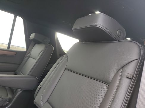 New 2026 GMC Yukon Denali w/ Sun & Power Step Package image 10