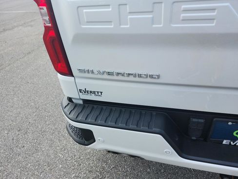 Certified 2023 Chevrolet Silverado 1500 High Country w/ Technology Package AWD/4WD image 4