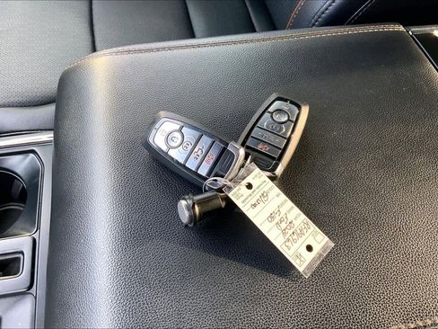 Certified 2024 Ford F150 Lariat w/ FX4 Off-Road Package image 15