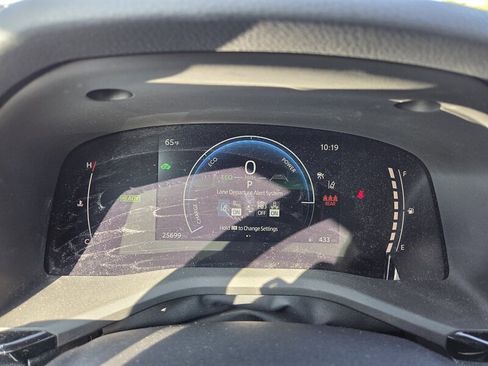 Used 2025 Toyota Camry LE image 15