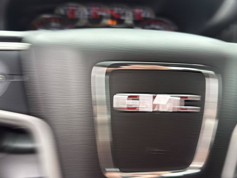 Used 2015 GMC Sierra 2500 SLE w/ SLE Preferred Package AWD/4WD image 17