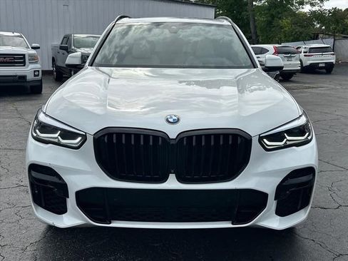 Used 2022 BMW X5 xDrive40i w/ M Sport Package AWD/4WD image 4