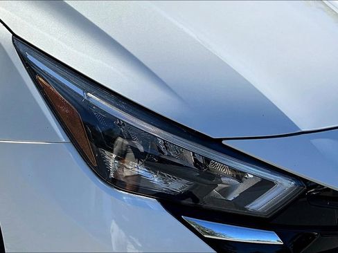 New 2025 Nissan Versa SV w/ Trunk Package image 31